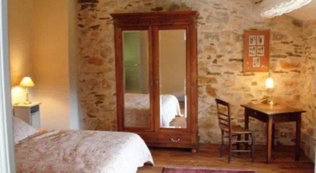Nabat Le Haut, Boek Hotel Courniou Hérault