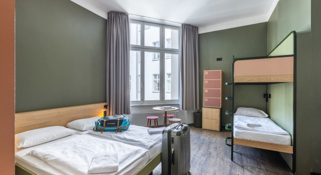 Cama em dormitório MEININGER Hotel Berlin Mitte