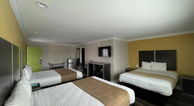Семейный номер Standard Deluxe Inn Hawthorne/ LAX