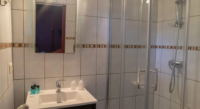 Четырёхместный семейный номер Standard с балконом Hôtel Aquitaine