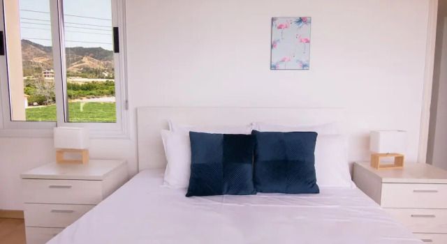 Phaedrus Living Beachfront Villa Mare