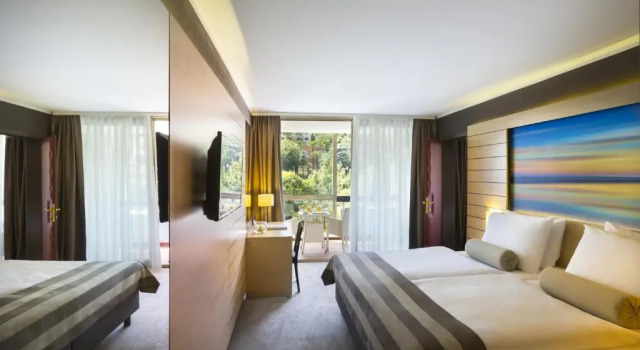 Семейный номер Standard с балконом Hotel Excelsior - by Liburnia Hotels & Villas