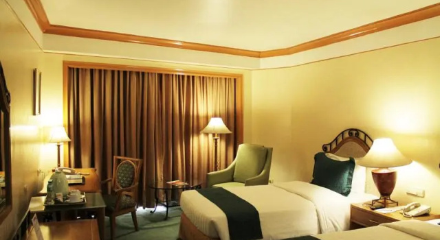 Двухместный клубный номер Executive Century Park Hotel