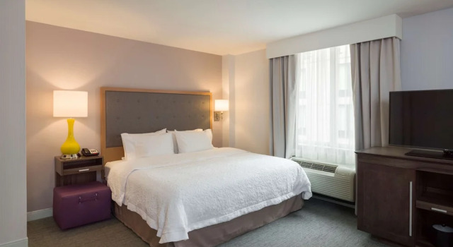 Двухместный люкс для гостей с ограниченными возможностями Hampton Inn Manhattan - Times Square South
