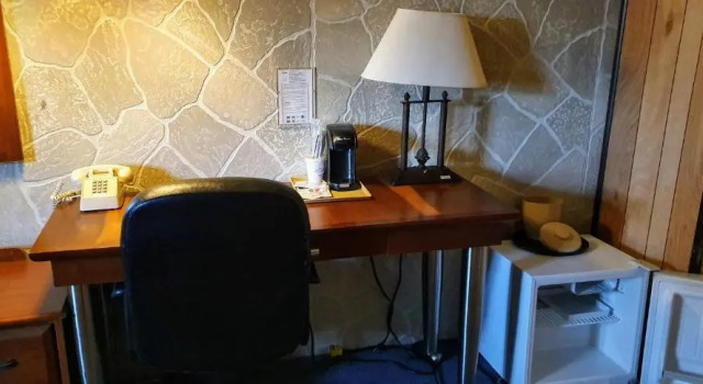 Четырёхместный номер Deluxe Red Ranch Inn