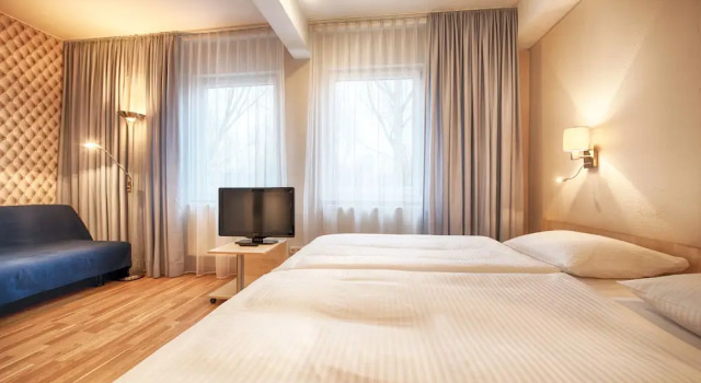 Трёхместный номер Comfort enjoy hotel Berlin City Messe