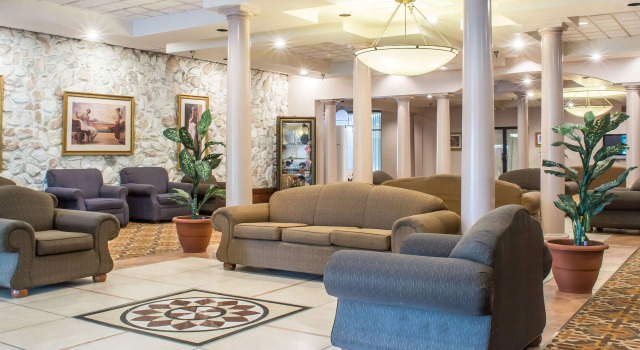 Quality Inn & Suites Palm Island Indoor Waterpark