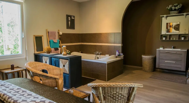Modern House With Privat Pool Near the Most Beautiful Places on the River Lot