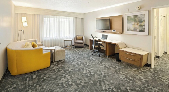 Suite Courtyard College Station