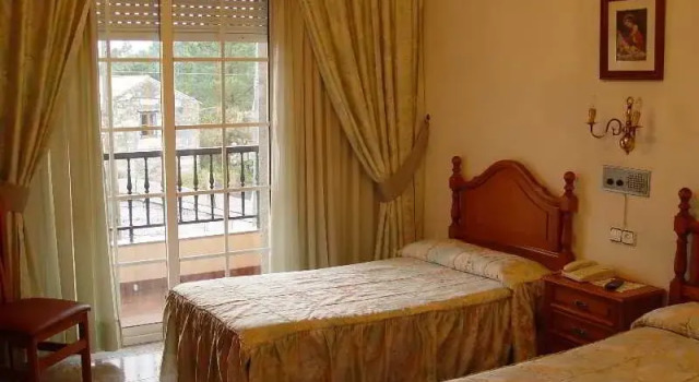Cruceiro, Prenota Hotel Cambados 
