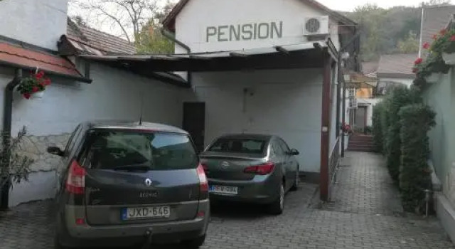 Ria Panzio, Rezervovat Hotel Ostřihom 