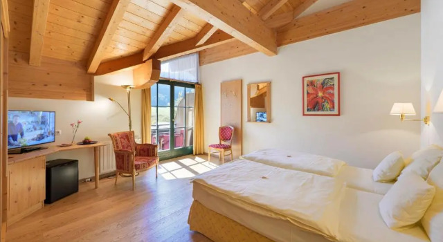 Golf- und Sporthotel Moarhof, Book Hotel Hotels in Kaiserwinkl with a Pool, Swimming Pool