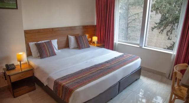 Четырёхместный номер Standard Antika Amman Hotel