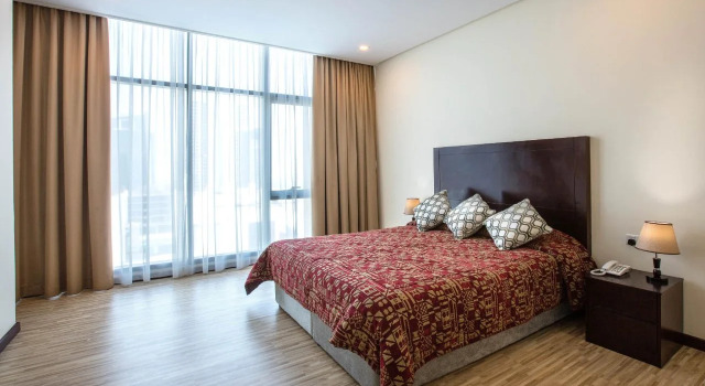 Aspire Tower, Book Hotel Hotels in Juffair with a Pool, Swimming Pool