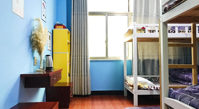 Кровать в общем номере (женский номер) The One Youth Hostel