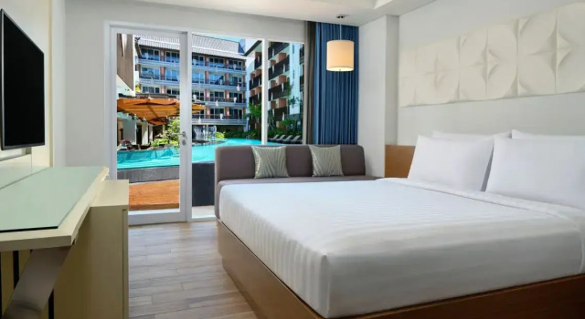 Двухместный номер Standard с видом на бассейн Fairfield by Marriott Bali Kuta Sunset Road