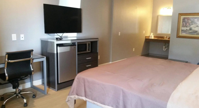 Econo Lodge Inn & Suites Channelview - Houston East, Book Hotel Hoteller i Channelview med parkering, Parkering