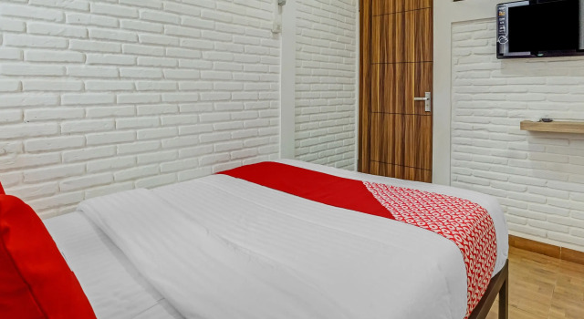 Camera Standard Super OYO 90828 Ara Guest House