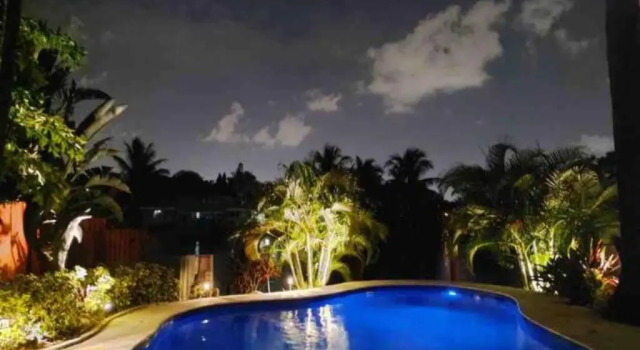 Коттедж OASIS ON THE RIVER 3BR 2 5 BA - Pool