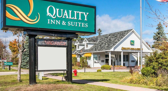 Quality Inn & Suites Beachfront, Buchen Sie Hotel Mackinaw City Michigan