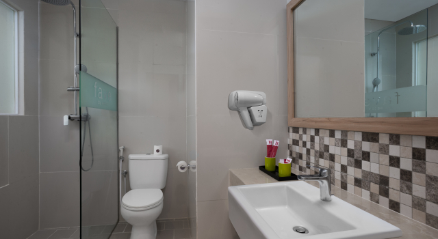 Номер Deluxe favehotel Gatot Subroto Jakarta