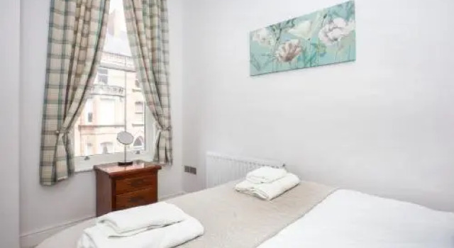 Apartment 5 the Keyes- Bright & Spacious Apartment with Free Parking, Varaa Huoneisto Asunnot kohteessa Merseyside, Huoneisto