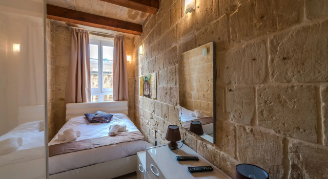 Tritoni harbour suites