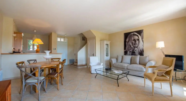 Коттедж Saint-Tropez Golf Residences