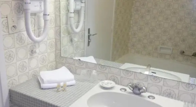 Двухместный номер Standard с видом на улицу Hotel Royal Vézère