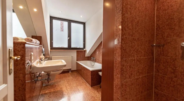 Трёхместный номер Superior с балконом Garden House