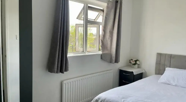 Homestays - Modern House Near Coventry City Centre, Varaa Hotelli Coventry West Midlands