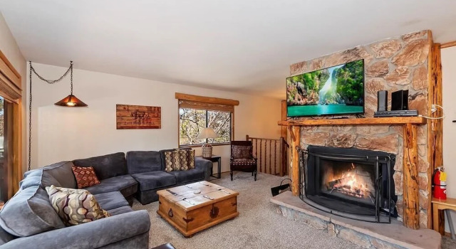043 - Woodsy Cabin, Забронировать Отель Биг-Бэар-Сити San Bernardino Mountains