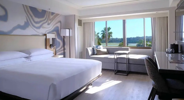 Номер Standard Long Beach Marriott
