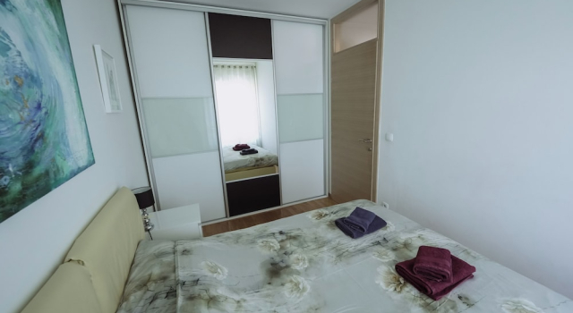 Lola Suite, One Bedroom Place With Free Parking