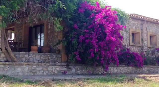 House With one Bedroom in Llubí, With Wonderful Mountain View, Shared Pool, Enclosed Garden Near the Beach, Book Hotel Hoteller i Llubi med pool, Swimmingpool