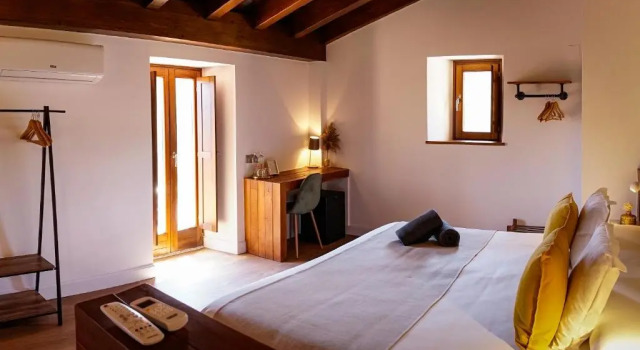 Люкс Hotel Mas Mariassa