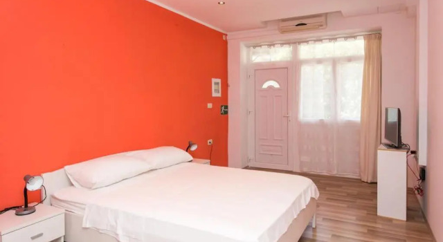 Апартаменты Цокольный этаж Apartments Deni 10