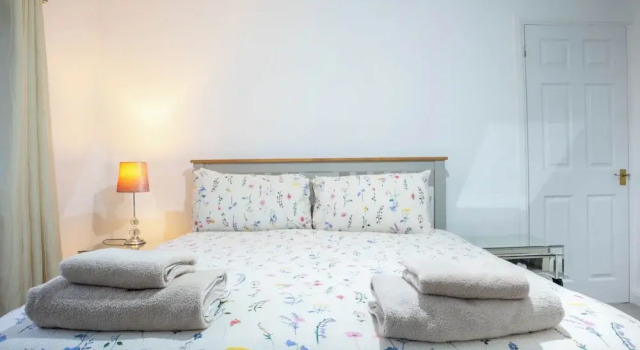Southend Retreat King Suite, Rezervasyon Tatil Evi Merseyside villalar, Villa