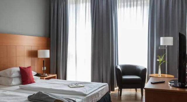 Одноместный номер Comfort PLAZA Premium Köln