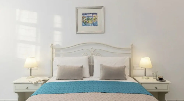 Двухместный номер Comfort с балконом и с видом на сад Zanneta Apartments & Suites