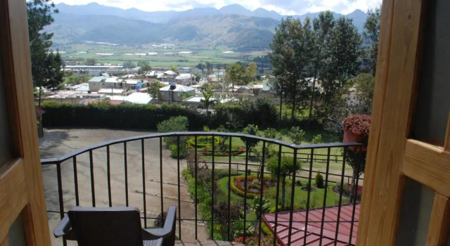 Семейный люкс с балконом Hotel Rancho Constanza & Cabañas de la Montaña