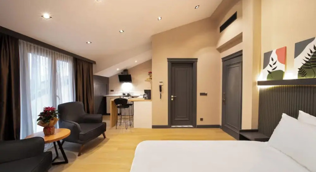 Полулюкс с балконом Şişli Family Time Suites
