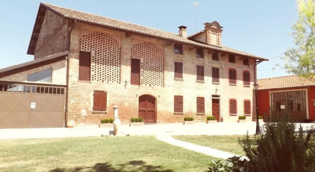 Poderi Sartoris, Забронировать Отель Отели Пьемонта с бассейном, Бассейн