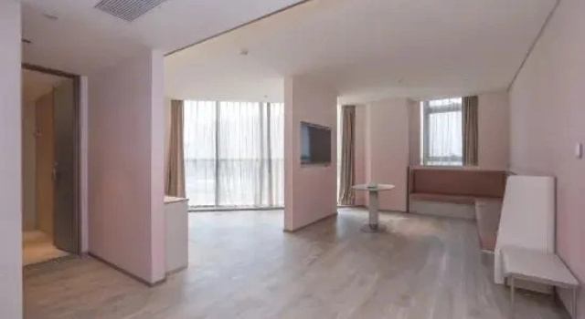 Люкс HanTing Hotel (Qingdao West Coast Chengshiyangtai)