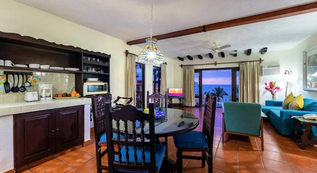 Семейный номер Standard с 2 комнатами с балконом и с видом на океан WIVC Conchas Chinas Condo - Stunning Ocean & Mountain Views, Close To The Beach & Romantic Zone