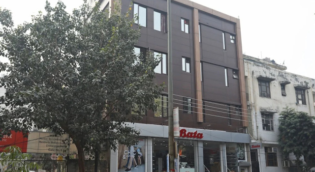 OYO 11003 Lotus Villa, Забронировать Вилла Отели Нью-Дели с завтраком, Завтраки