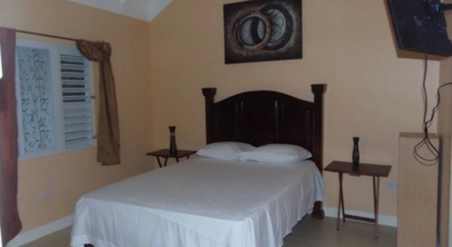 Ocho Rios Villa at the Palms V, Rezervasyon Villa Plantation Village Jamaika