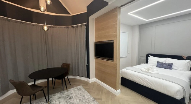 Студия Luxury London Studios and Suites