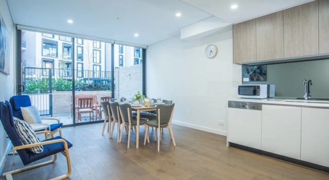 Lovely & Luxurious Townhouse In Zetland