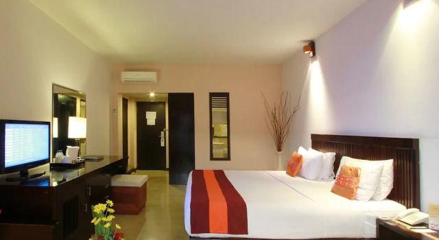 Четырёхместный номер Deluxe с балконом The Lokha Legian Resort & Spa